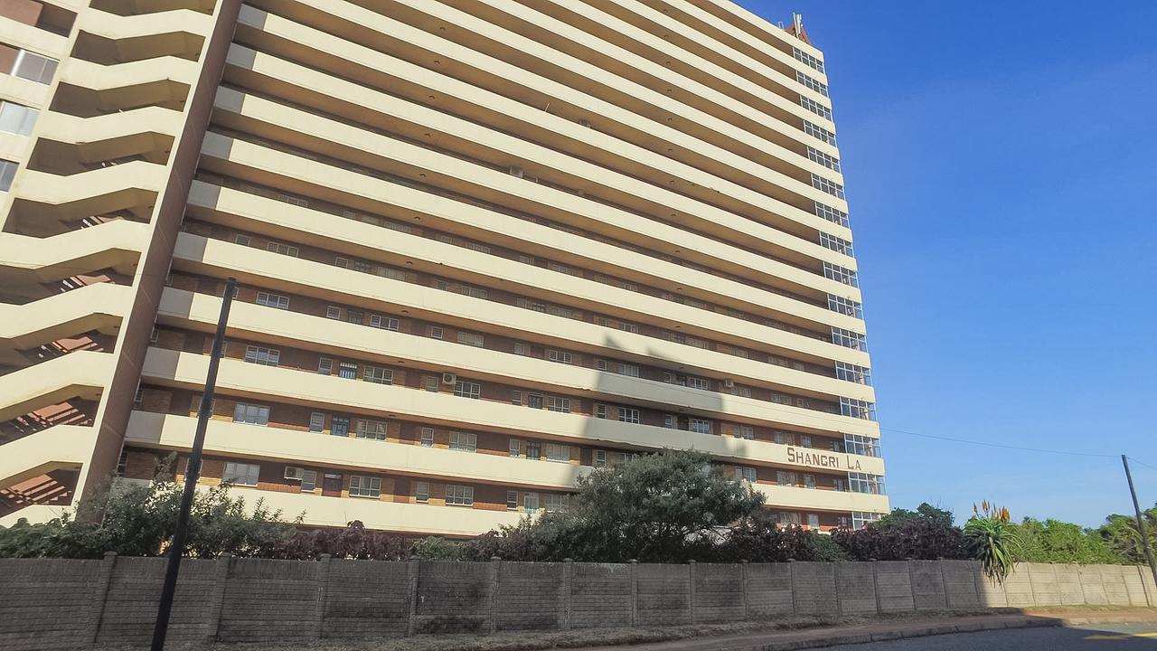 Shangri-La Beach Front Holiday Apartments Amanzimtoti Exterior photo